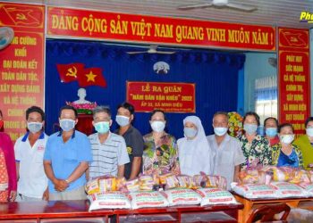 Bạc Liêu: Chùa An Thạnh Linh trao tặng 3 tấn gạo và 150 phần nhu yếu phẩm trong chương trình “Hạt gạo nghĩa tình”