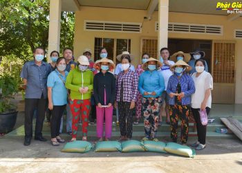 Bạc Liêu: Tịnh thất Phước Tường trao 200 phần quà tại xã Vĩnh Trạch
