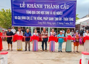 Bạc Liêu: Ban Từ thiện Phật giáo thành phố Bạc Liêu khánh thành cầu nông thôn và trao quà tại huyện Đông Hải