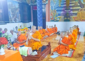 Bạc Liêu: Chư Tăng chùa Buppharam cử hành nghi lễ tắm Phật kính mừng Đức Phật đản sinh PL.2566