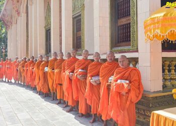Bạc Liêu: Nghi thức Sớt bát cúng dường tại Chùa Buppharam nhân dịp Đại lễ Phật đản PL.2566