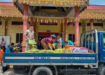 Bạc Liêu: Ban Từ thiện xã hội Phật giáo Thành phố Bạc Liêu trao quà tại chùa Cosdon
