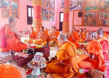Bạc Liêu: Chư Tôn đức Phật giáo Nam tông Khmer đảnh lễ Hoà thượng Bổn Sư trước lễ Nhập hạ PL.2566 – DL.2022