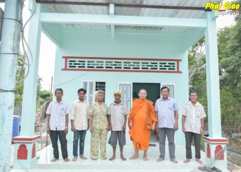 Bạc Liêu: Chùa Buppharam và chùa Hòa Bình Cũ bàn giao nhà tình thương tại xã Vĩnh Hậu, huyện Hoà Bình