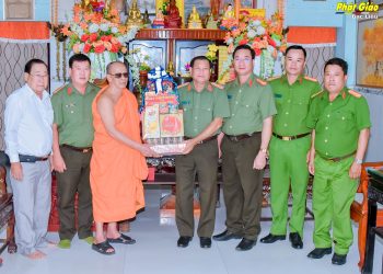 Bạc Liêu: Công an tỉnh thăm và chúc mừng lễ Sen Dolta năm 2022 tại các tự viện Phật giáo Nam tông Khmer