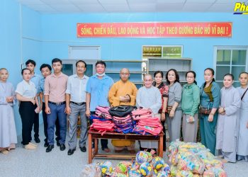 Bạc Liêu: Chùa Giác Hoa trao 400 phần quà cho học sinh khó khăn tại huyện Vĩnh Lợi