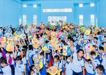 Bạc Liêu: Tịnh xá Bửu An trao tặng 300 phần quà cho các em học sinh tại trường Tiểu học Ngô Quyền, xã Vĩnh Trạch Đông