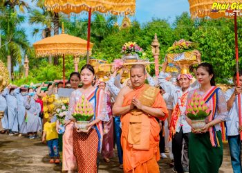 Bạc Liêu: Lễ hội Dâng Y Kathina tại chùa Cosdon