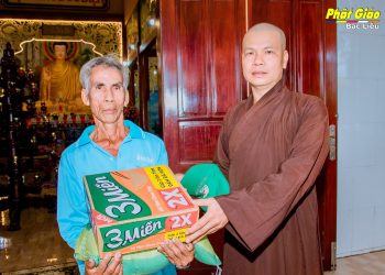 Bạc Liêu: Chùa Châu Long trao tặng 500 phần quà Tết tại xã Châu Thới