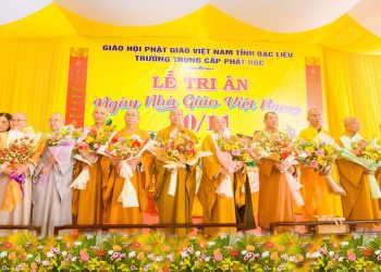 Bạc Liêu: Tăng Ni sinh Trường Trung cấp Phật học Bạc Liêu thành kính tri ân Ngày Nhà giáo Việt Nam 20-11
