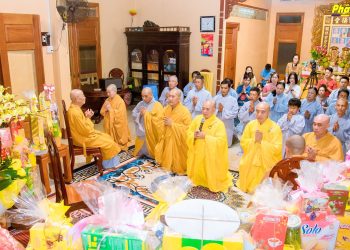 Bạc Liêu: Phút giao thừa bình yên nơi cửa Phật