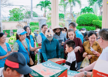 Cà Mau: Tịnh thất Phước Tường trao 500 phần quà đến bà con khó khăn