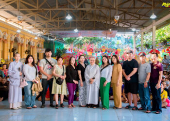 Cà Mau: Chùa Giác Hoa trao 300 phần quà yêu thương nhân dịp Xuân về