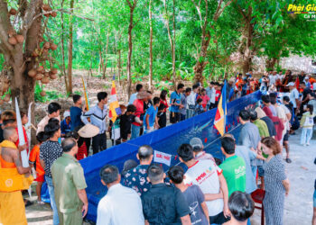 Cà Mau: Giải đua ghe ngo mini lần thứ I tại chùa Ghositaram (chùa Đầu)