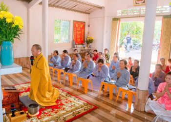 Cà Mau: Tổng kết khóa tu “Một ngày an lạc” và trao 100 phần quà cho bà con nghèo tại đạo tràng Quang Minh