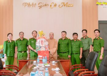 Tin vắn – Cà Mau: Đoàn Công an phường Vĩnh Trạch thăm, chúc Tết chùa Long Phước