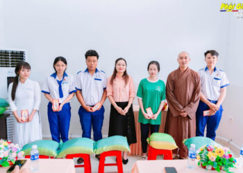 Cà Mau: Thiện nguyện Phước Bửu kỳ 15 tại UBND xã Châu Thới