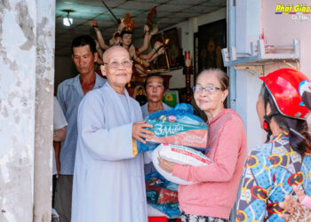 Cà Mau: Tịnh thất Pháp Tánh trao 100 phần quà đến bà con có hoàn cảnh khó khăn