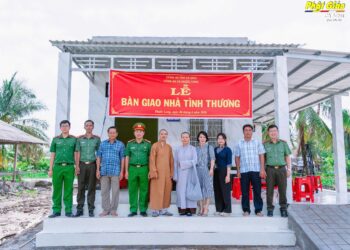 Cà Mau: Bàn giao nhà tình thương tại xã Phước Long