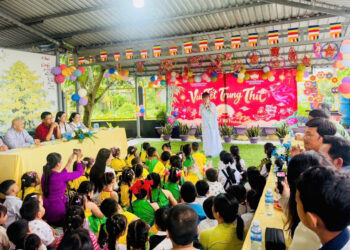 Cà Mau: Vui Tết Trung Thu tại Đạo tràng Phước Thanh