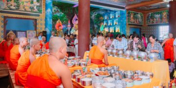 Cà Mau: Lễ đặt bát tại chùa Cosdon nhân dịp lễ Sen Dolta