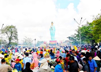 Lễ vía Quán Thế Âm Bồ Tát thành đạo tại Quán Âm Phật Đài