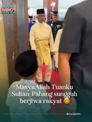 MasyaAllah, terbaik Sultan Pahang ni sungguh berjiwa rakyat 😍 untung adik ni dapat salam dengan t