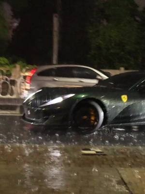 ⁣when lu jadi orang kaya : #rayakankepulangan #fypage #fyp #ferrari #mobil 