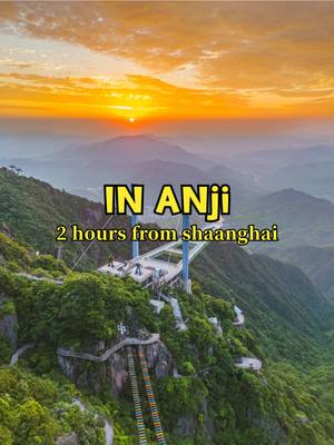 ⁣Anji's Cloudy Hydrangeas Spring in Anji! White hydrangeas bloom like clouds. Breathe fresh air, walk