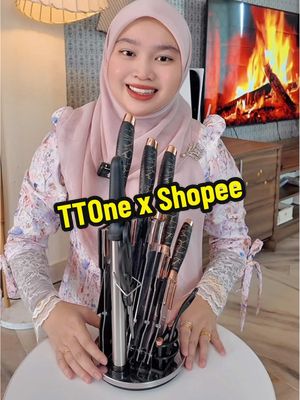 ⁣Cantik sgt set pisau ni. Tak lama lg nk raya kan, boleh la tukar pisau baru hehe #setpisau #pisau 