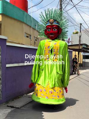 ⁣Pulang sekolah sama ayah 🥰 #ayah #ayahanak 
