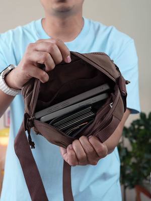 ⁣Antara slingbag yang padu . Nampak je kecil tapi banyak barang boleh letak .  #slingbag #shop33affil