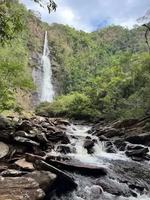 ⁣Localização: A trilha principal tem início próximo ao final da estrada de asfalto, no sentido d