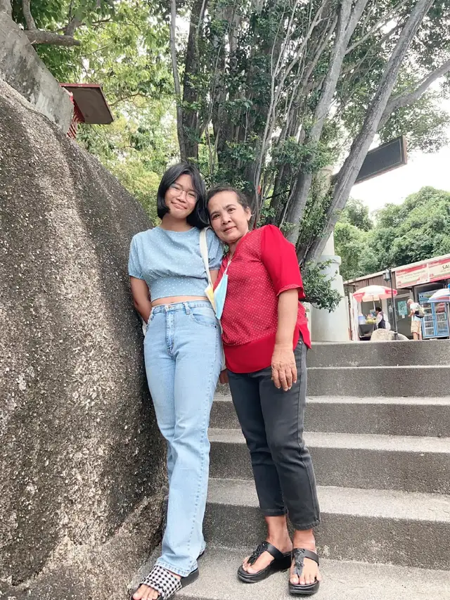 ⁣age is only 18 years to talk please contact on+66884458292