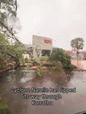 ⁣If anyone’s wondering what Karratha looks like right now with cyclone Narelle…. Stay safe Exy an