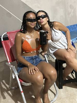 ⁣Quase viramos estampa de camisa 😝#chuva #luz #foryou #fy 