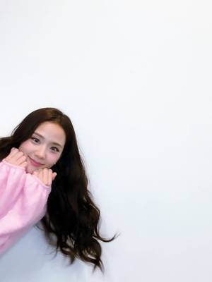 Peekaboo💕 #JISOO