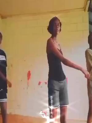 ⁣- our first try on dis trend 🥱x.  one wid ma fav girls 😍😝💙 . yaka muka ganga'puy dja bal