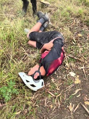 ⁣Holy sh!t sus rest up lad @Le_sus #crash #mtb #fyp #blowthisup #viral 