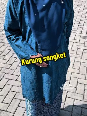 ⁣Kurung songket, cutting loose auto nampak ayu dan sopan😍 (Link dekat b!o) #bajuraya #kurung #baju