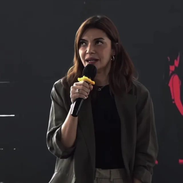 Orang bodoh sering kali justru lebih berbahaya daripada orang jahat, karena kejahatan biasanya dilak