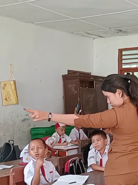 cuman tatapan dan gerak tangan pun sebenarnya mereka sudah paham dan patuh 🥰🥰😇 #gurumudacan