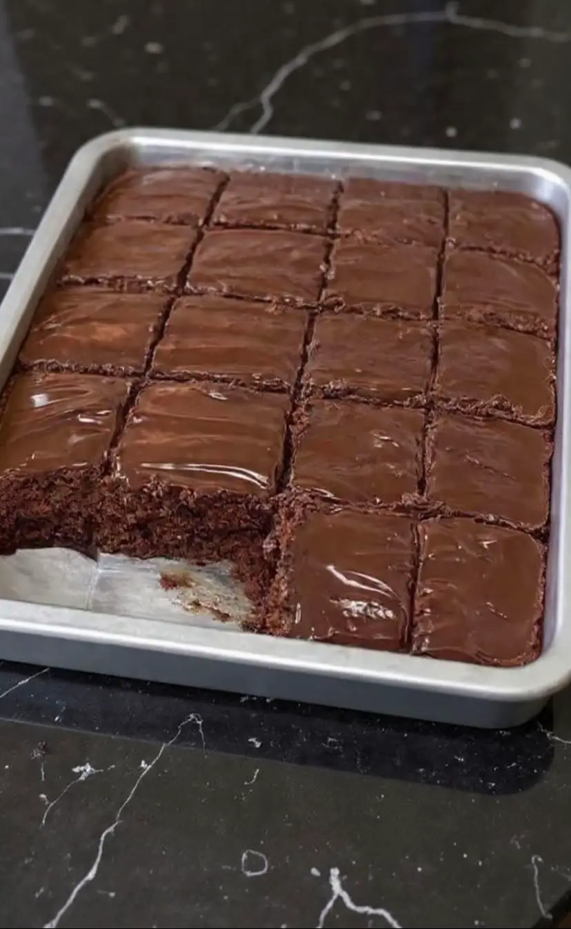 🍫 Bolo Nega Maluca Ingredientes – Massa  • 3 ovos  • 1½ xícara de açúcar  • ½ xícar