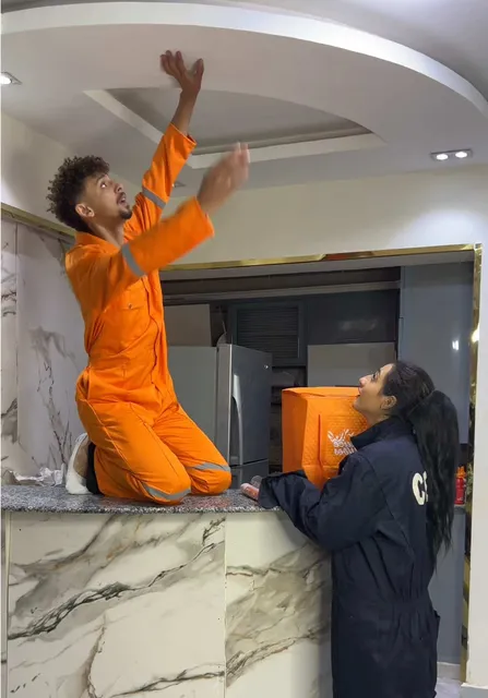 عامل الصيانة 😱😱