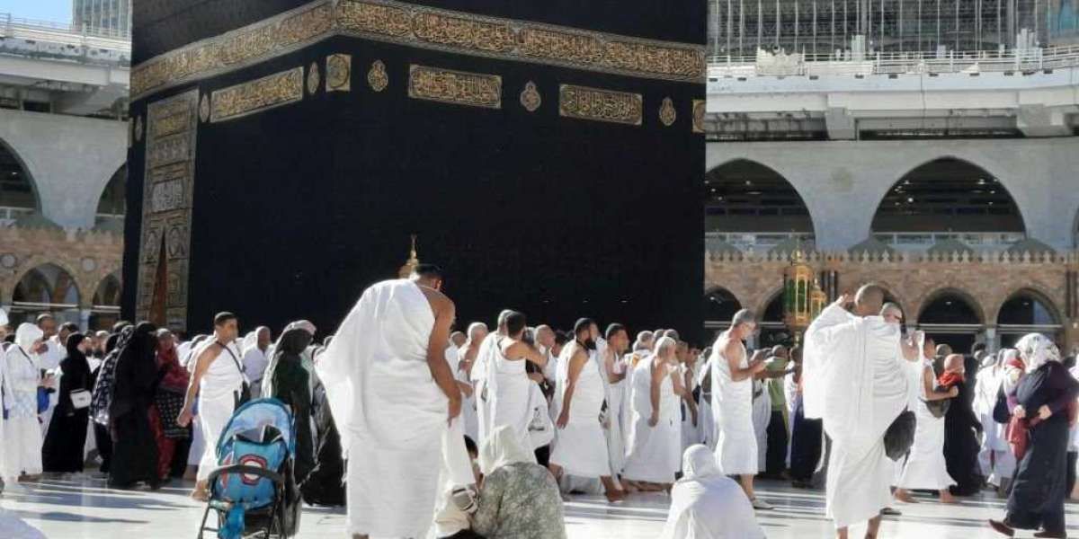 Low-Cost Umrah Packages: Experience the Holy Journey for Less
