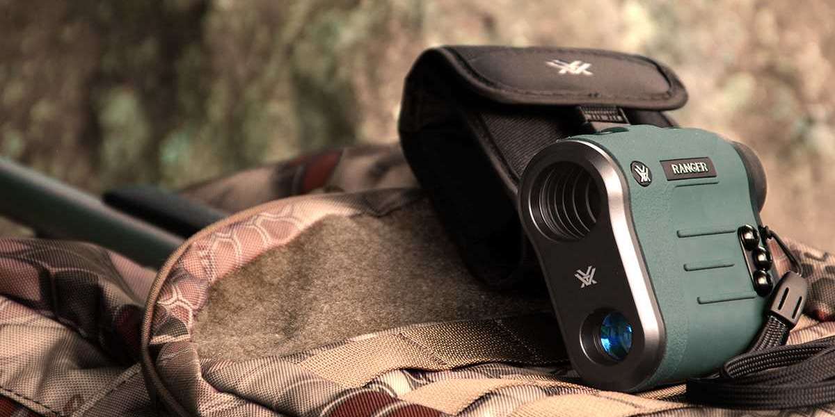 What to Look for When Buying a Golf Rangefinder? For Beginners and Professional