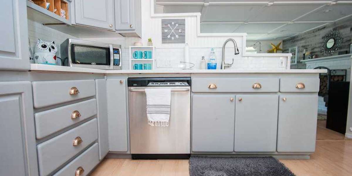 Kitchen Cabinet Repair - 4 Ways to Help Improve the Look of Your Kitchen