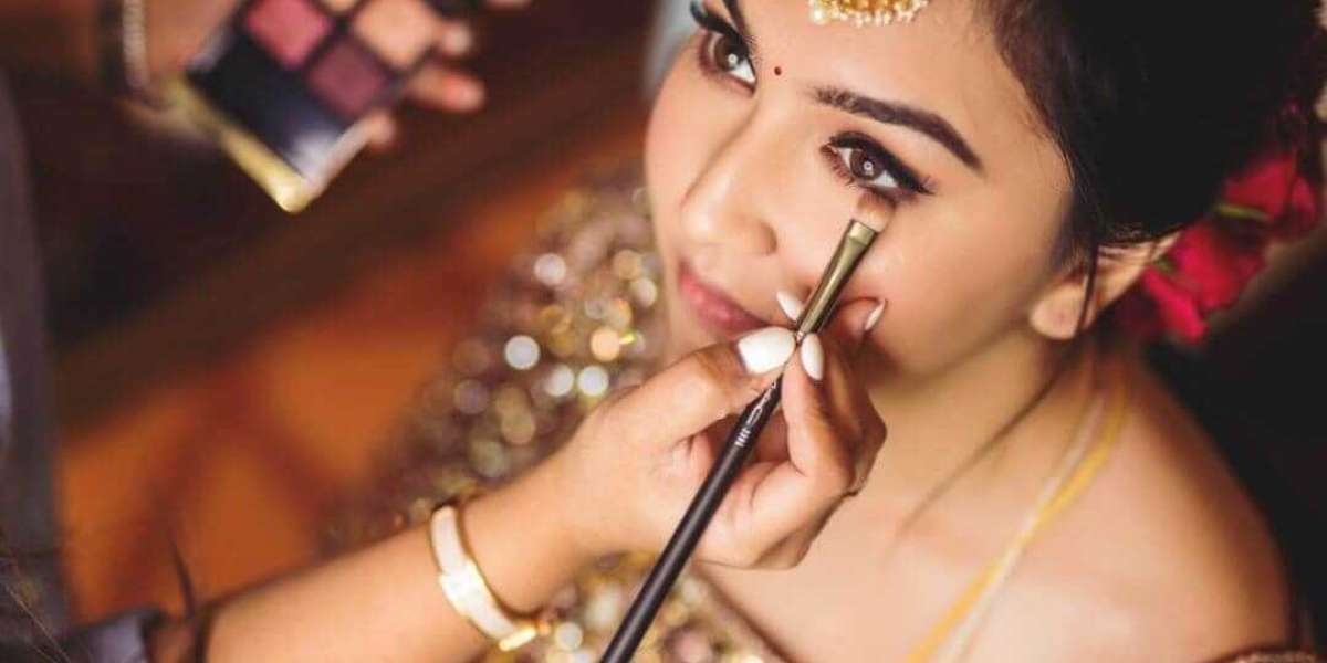 Freelance makeup artist in Dehradun
