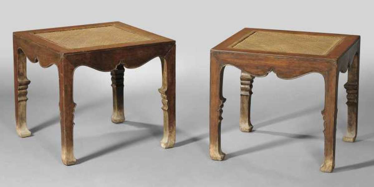 How to Spot an Old Huanghuali Furniture Piece