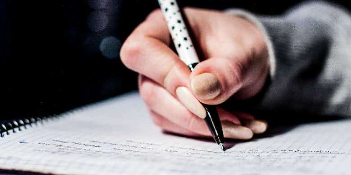 Advantages of students while using online writing services